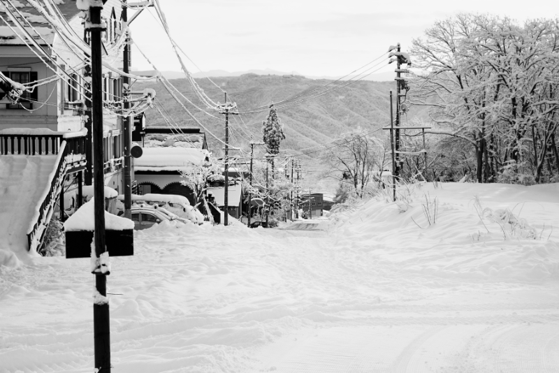 Off-Piste Skiing Japan - Myoko